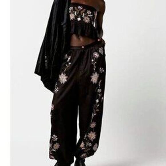 New Free People Harmoney Floral Embroidered Set $298 XS Black Crop Top & Pants - Picture 4 of 5